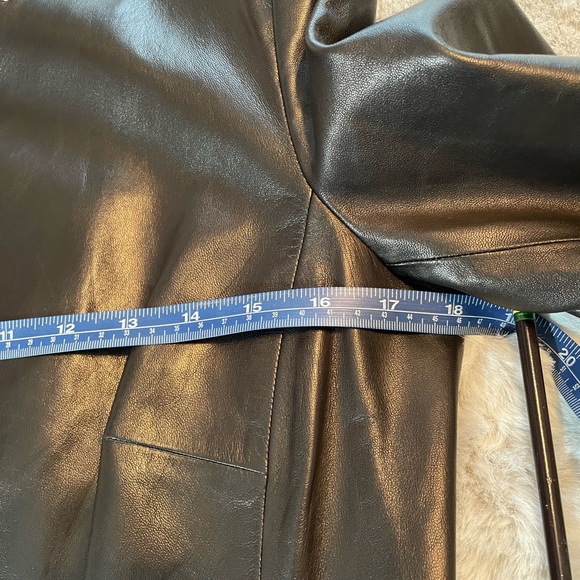 Salvatore Ferragamo Création Gold label leather jacket size 4/6 never worn. - Picture 12 of 15